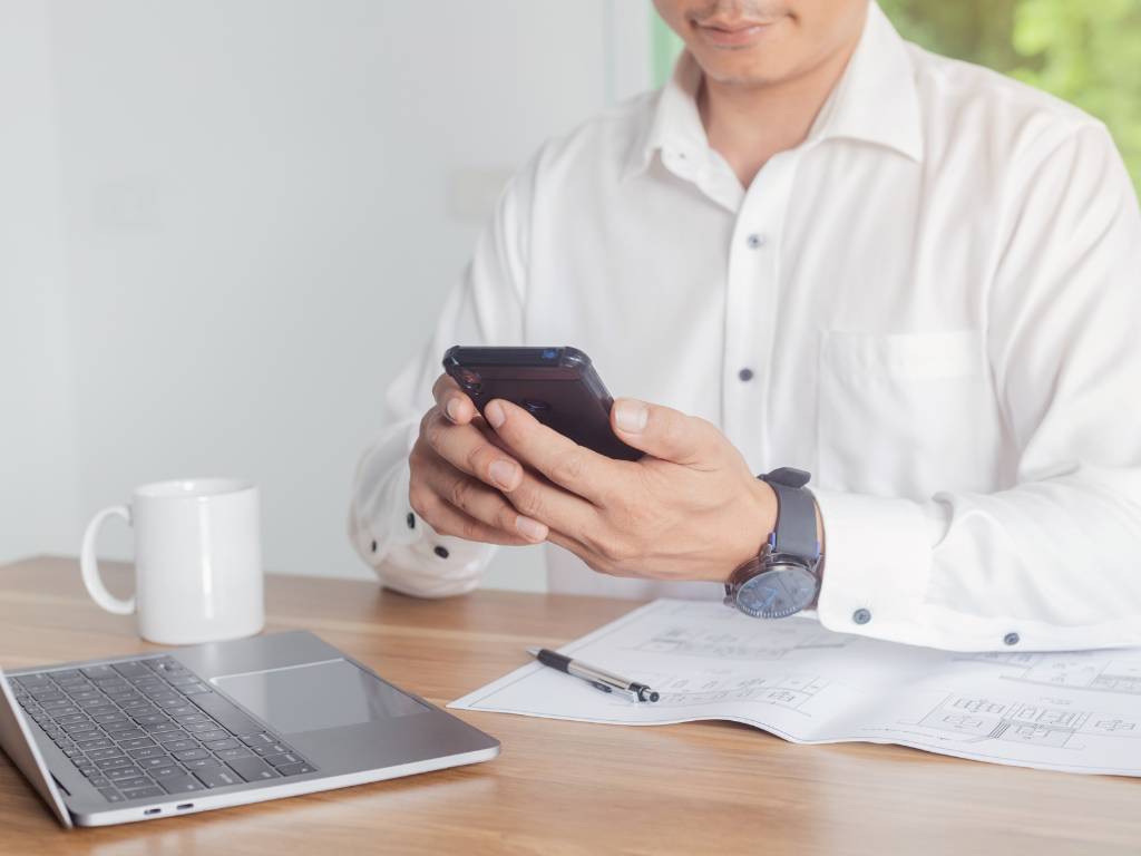 Competitive Advantage in Bidding