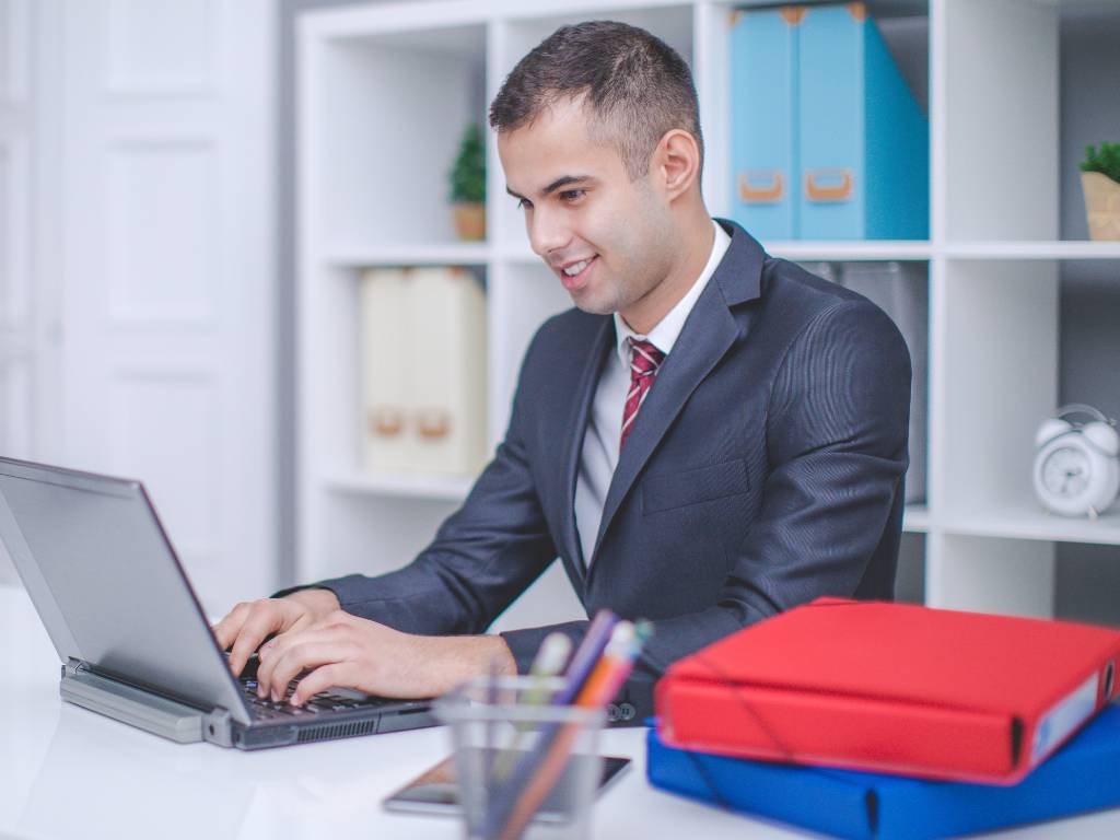 Contract vehicle positioning