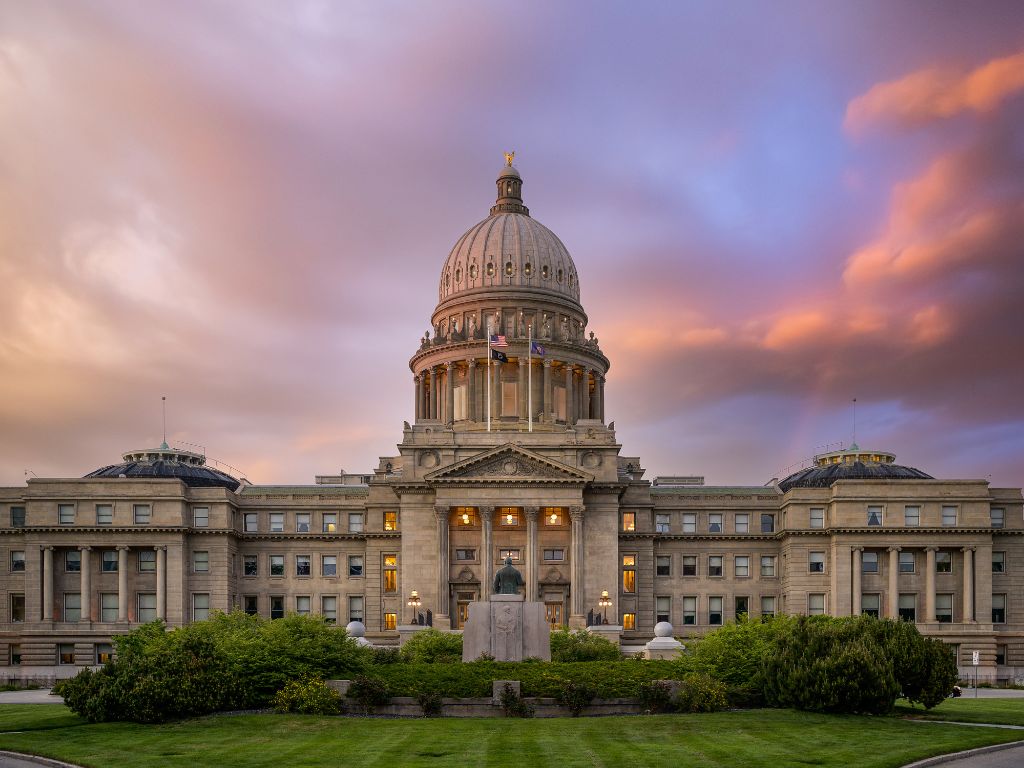 How to Find Government Contracts